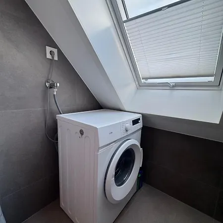 Modern Penthouse Centrally Located In Appartement